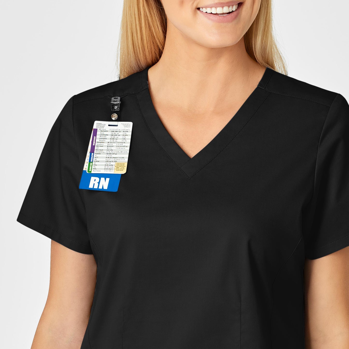 Guiño WonderWORK
Blusa médica con escote en V para mujer