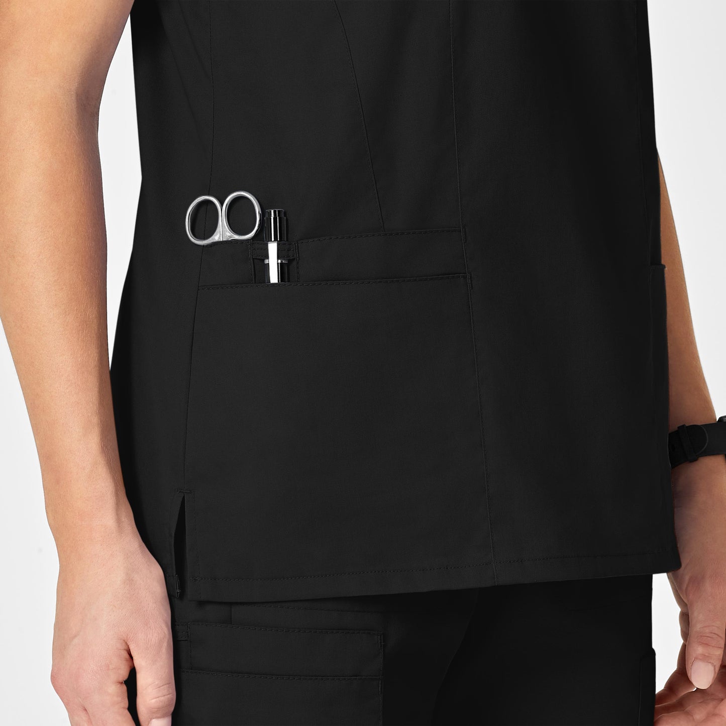 Guiño WonderWORK
Blusa médica con escote en V para mujer