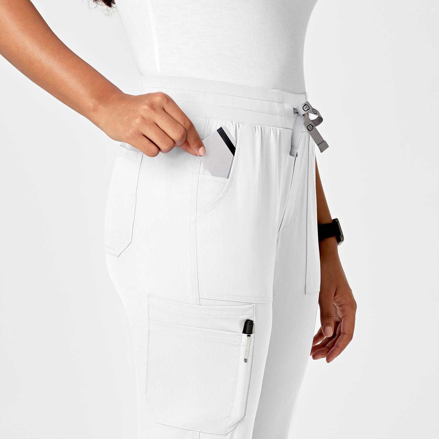 Pantalón de trabajo tipo cargo con pierna ajustada para mujer