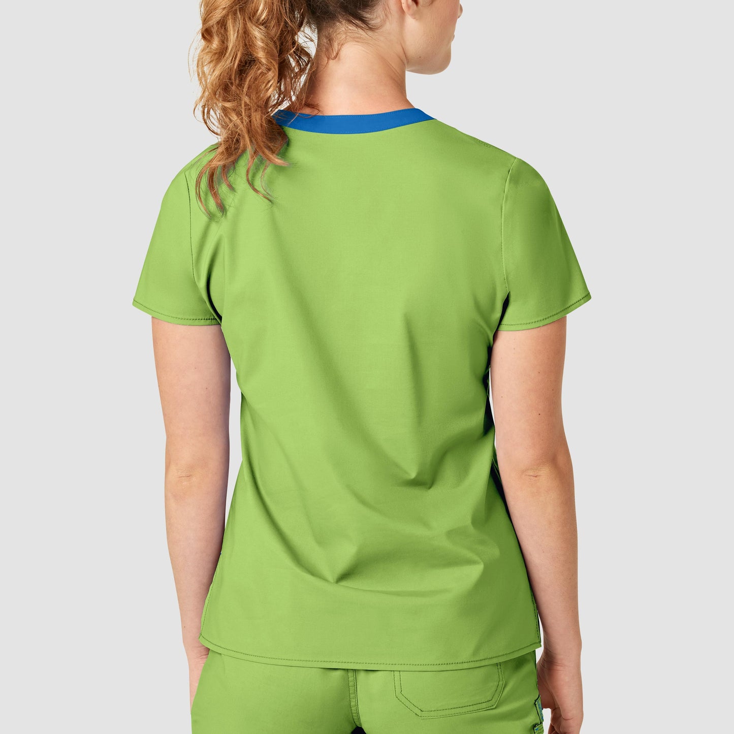 Blusa médica con cuello en V Verity para mujer