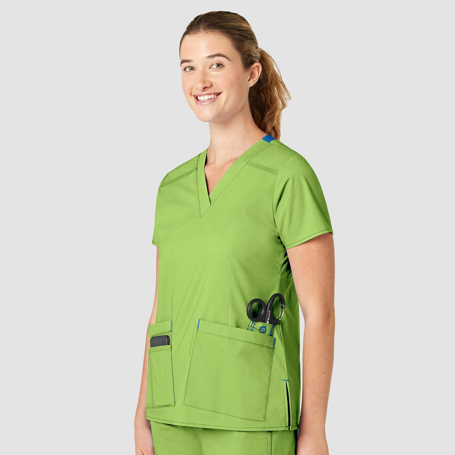 Blusa médica con cuello en V Verity para mujer